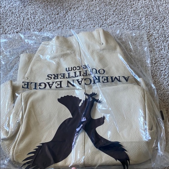 American Eagle cream genuine leather tote - Picture 2 of 6